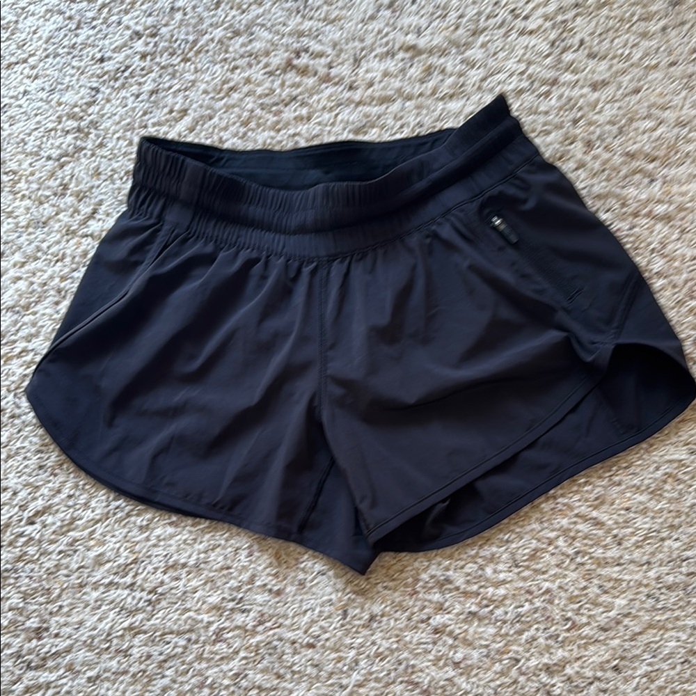 Lululemon Mid-Rise Lined shorts 3” Size 10